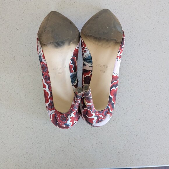 Red Floral Nine West Tatiana pointy toe heel - Picture 6 of 7